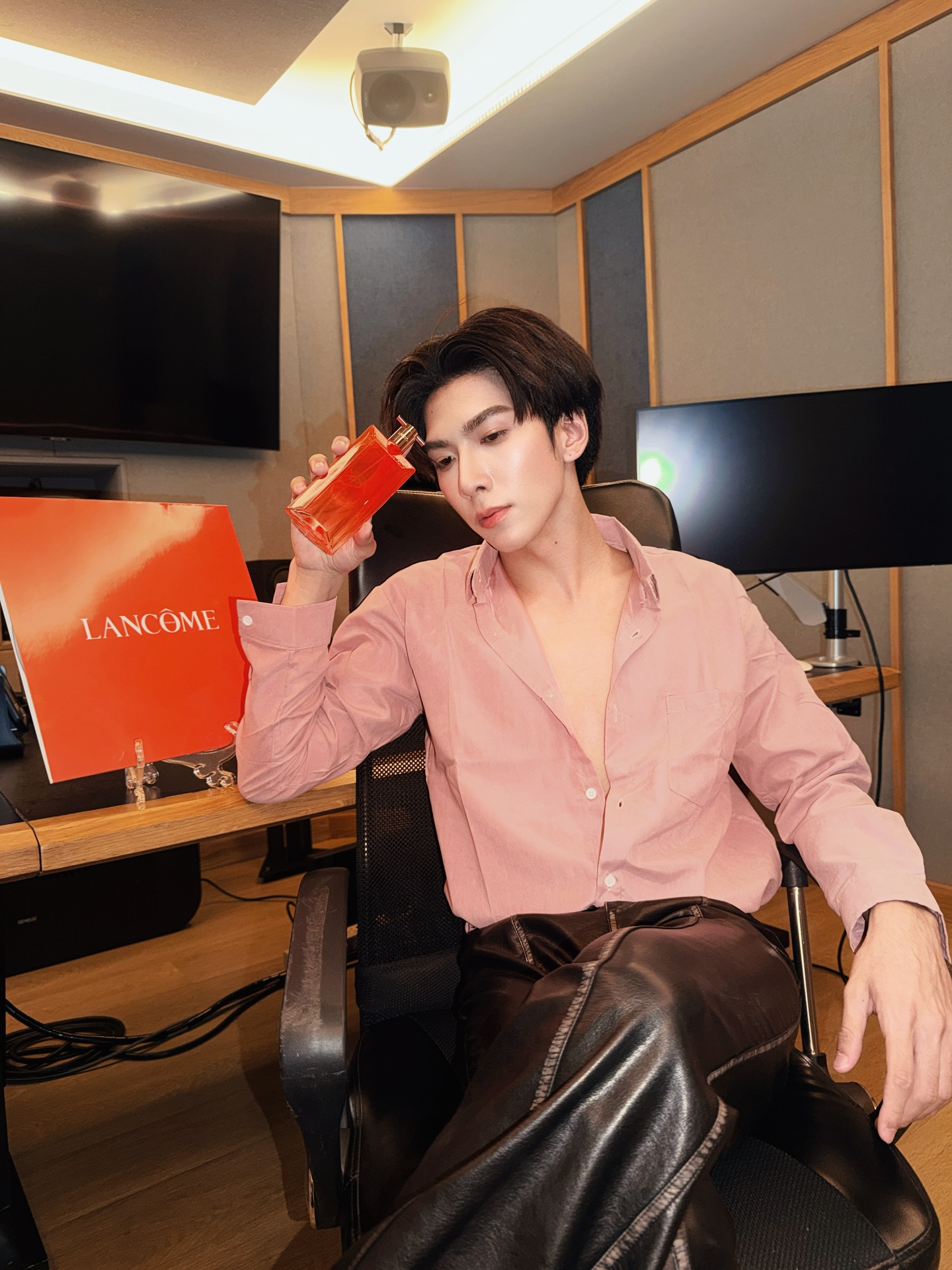 ปาล์ม - พีรวิชญ์ พินธะ