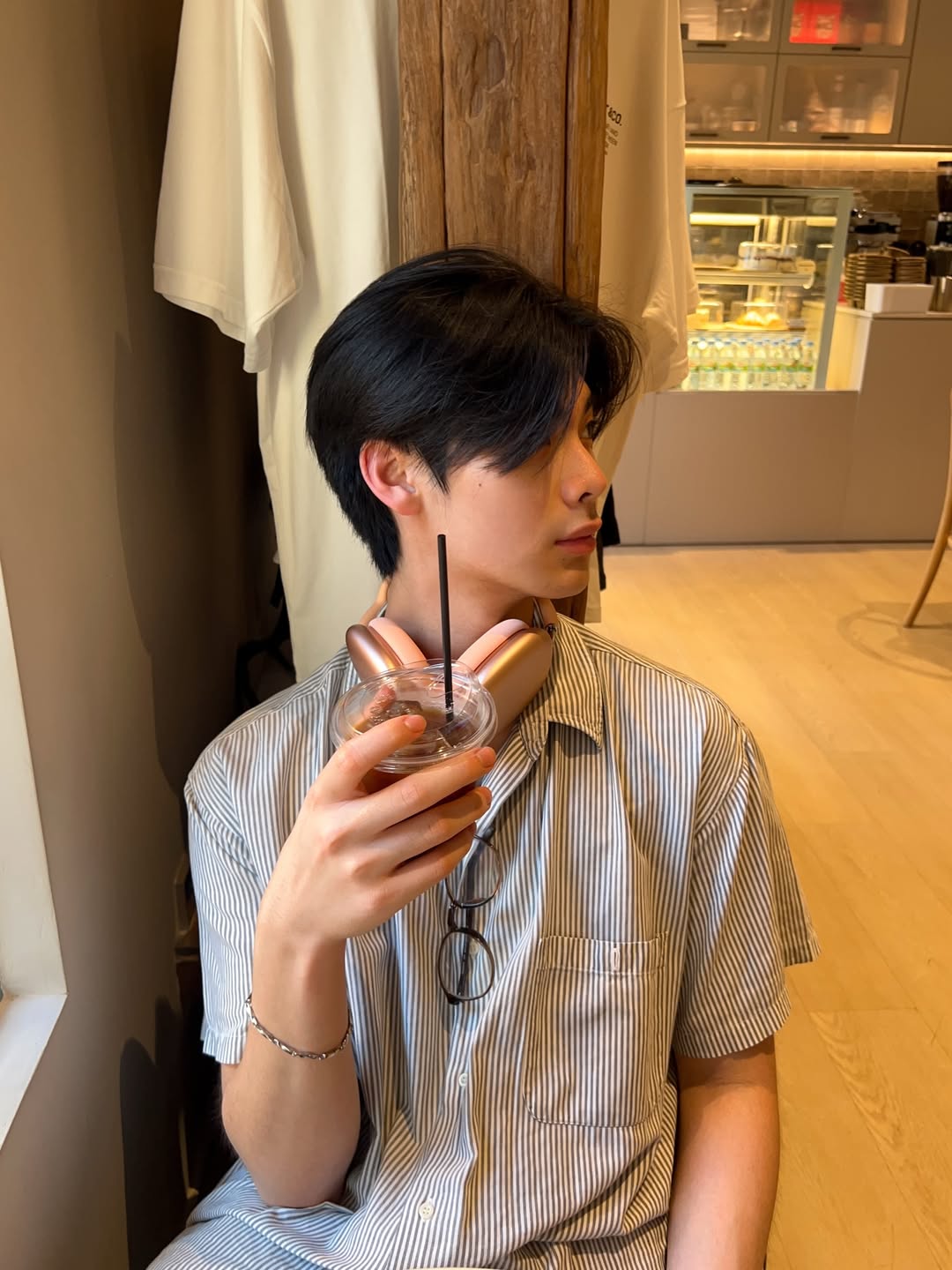 ธีร์ - ธีรติ เอกเสถียร