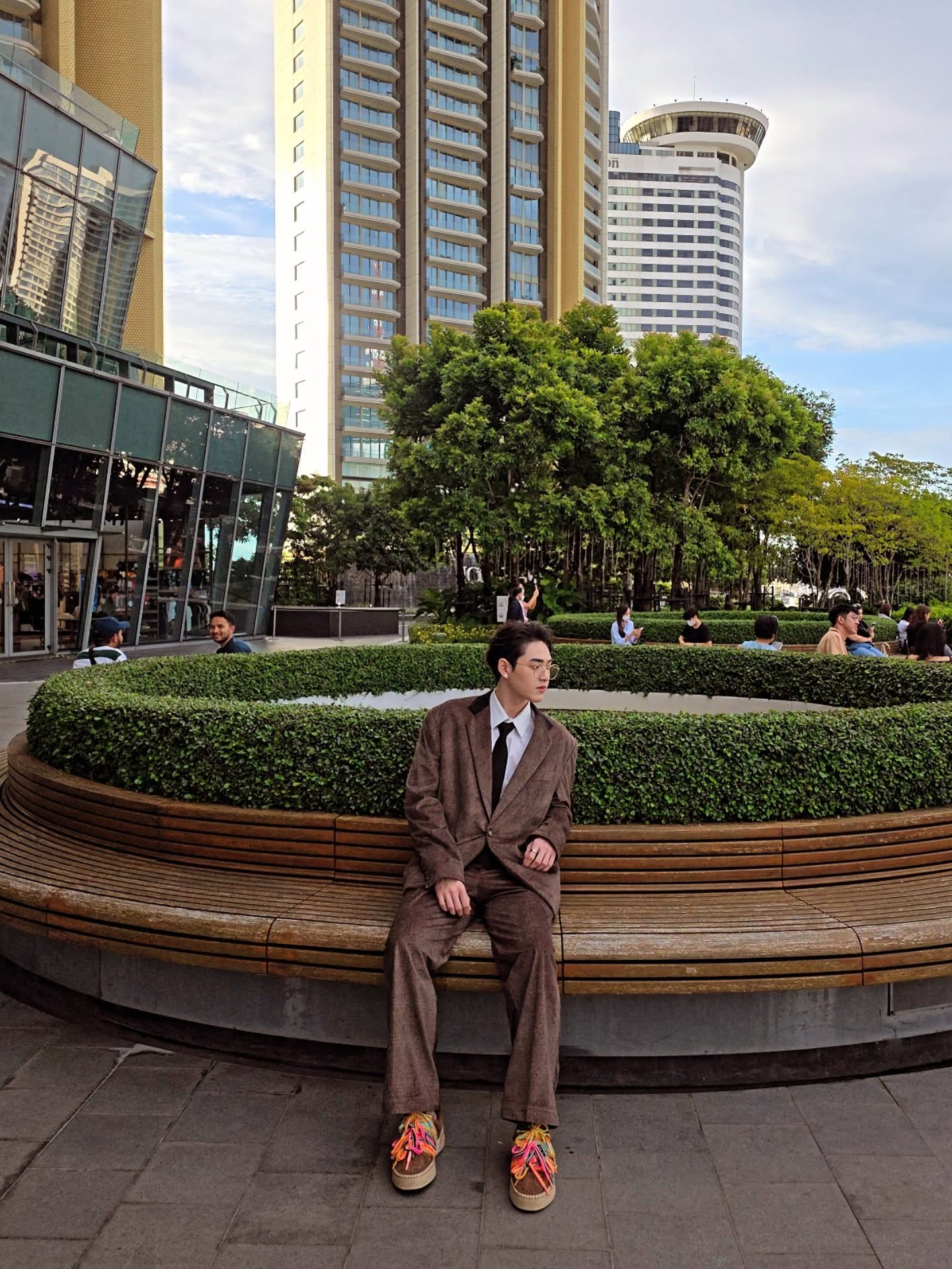 กาด พลอยสุภา