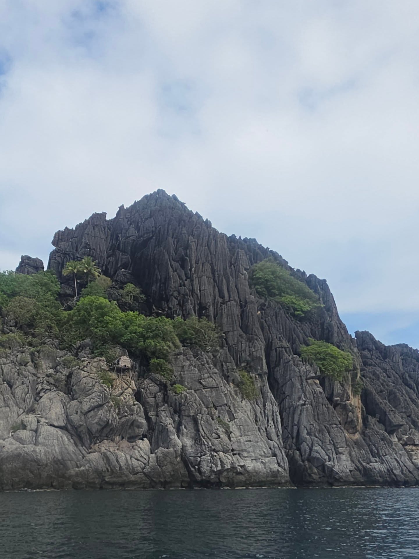 กาด พลอยสุภา