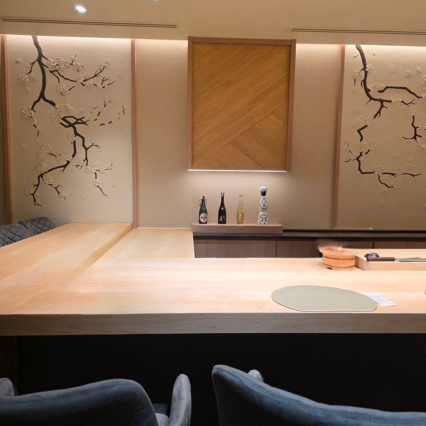 กาด พลอยสุภา