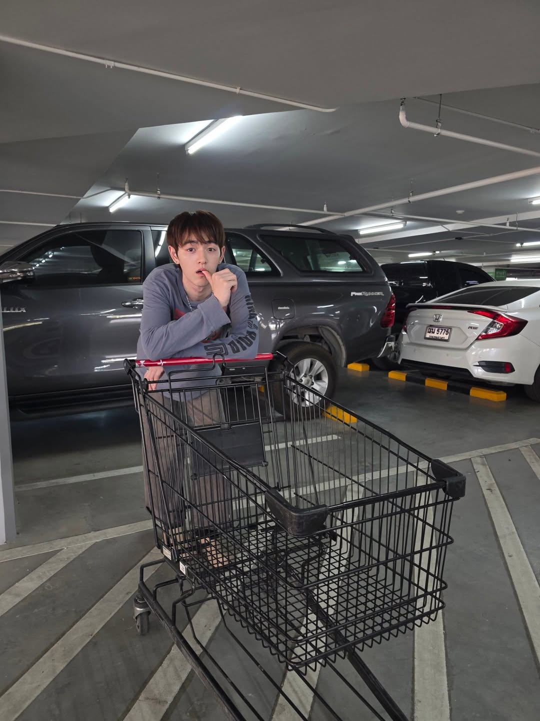 กาด พลอยสุภา