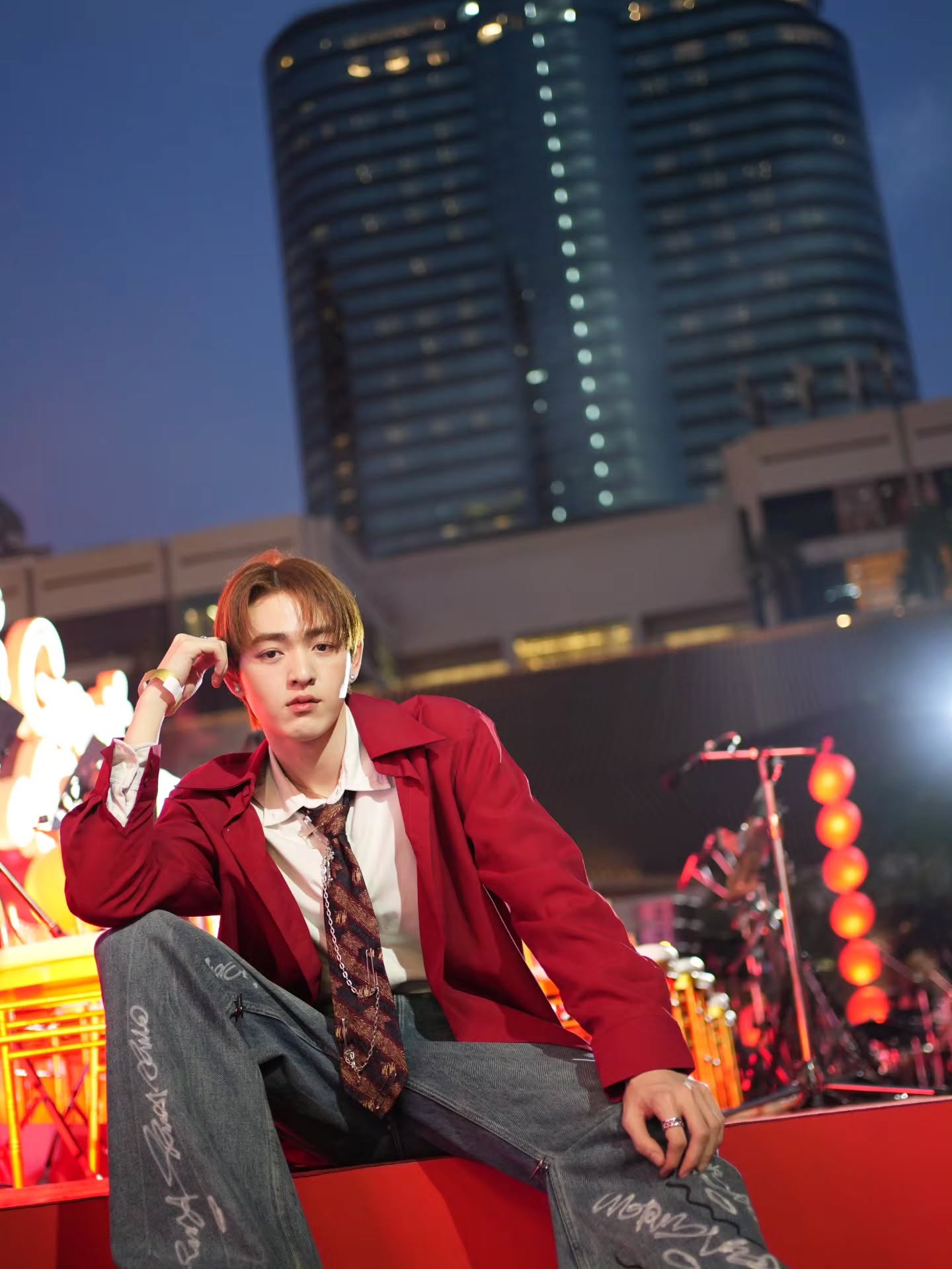 กาด พลอยสุภา