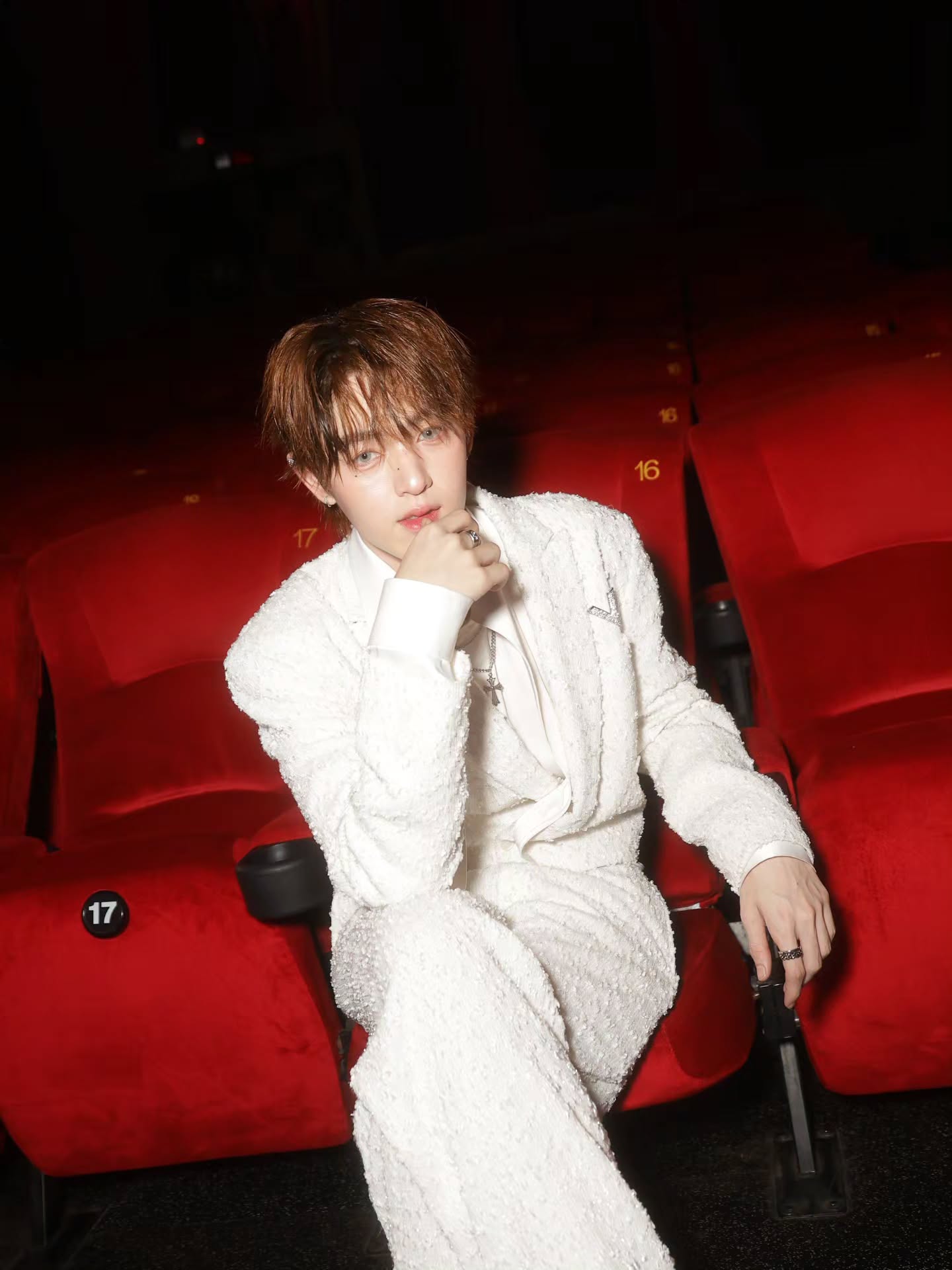 กาด พลอยสุภา