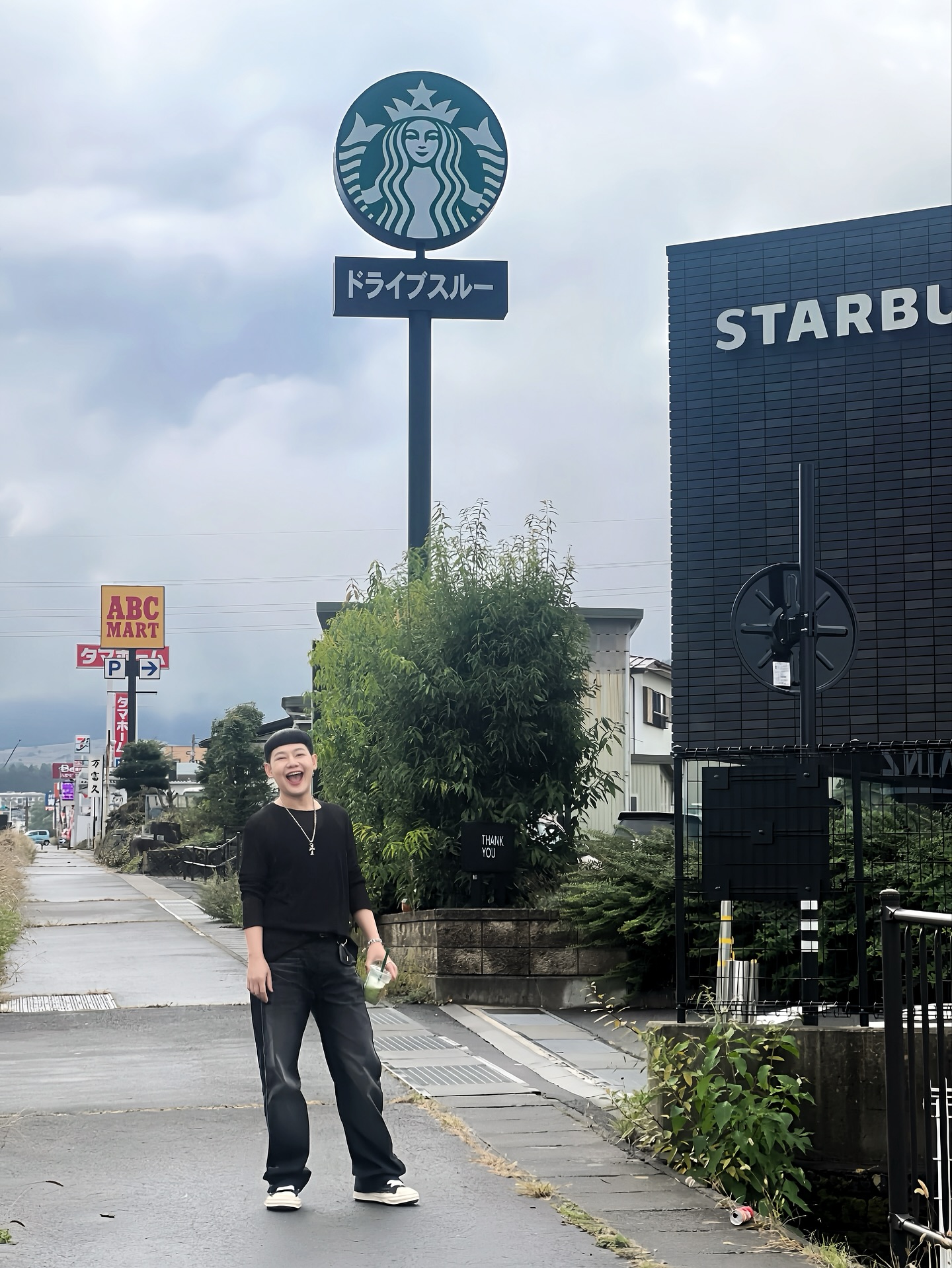 นุ้ย - ธนวัฒน์ ประสิทธิสมพร