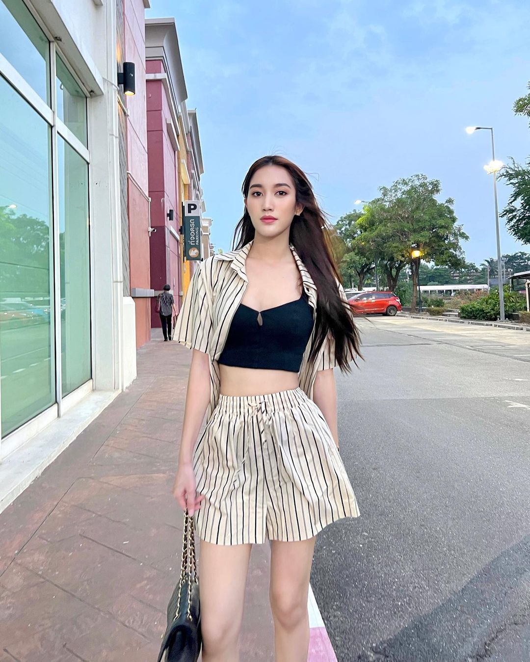 เบส - รักษ์วนีย์ คำสิงห์