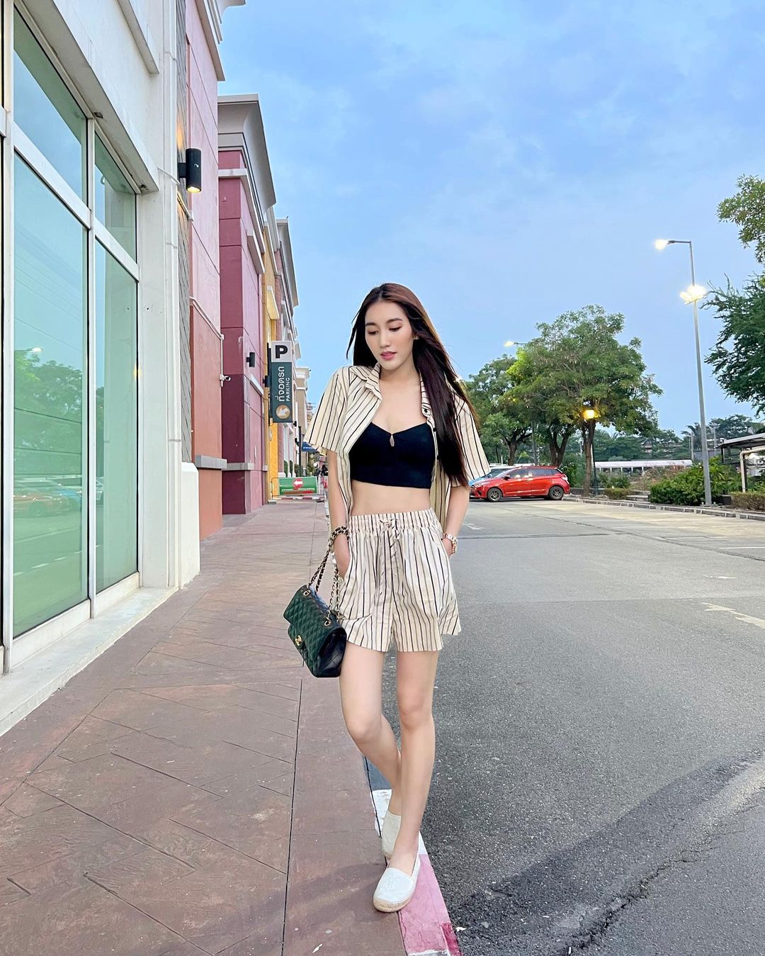 เบส - รักษ์วนีย์ คำสิงห์