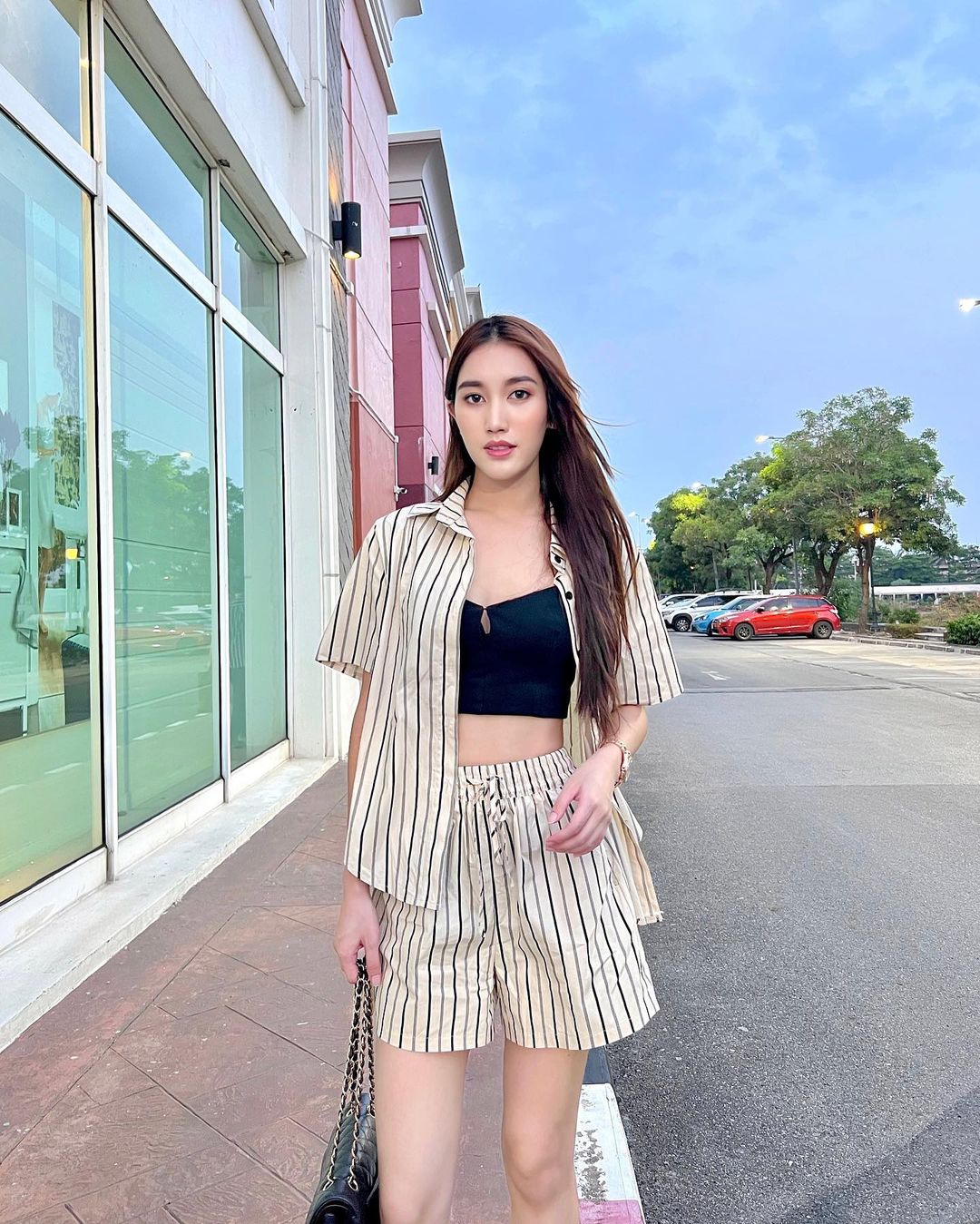 เบส - รักษ์วนีย์ คำสิงห์