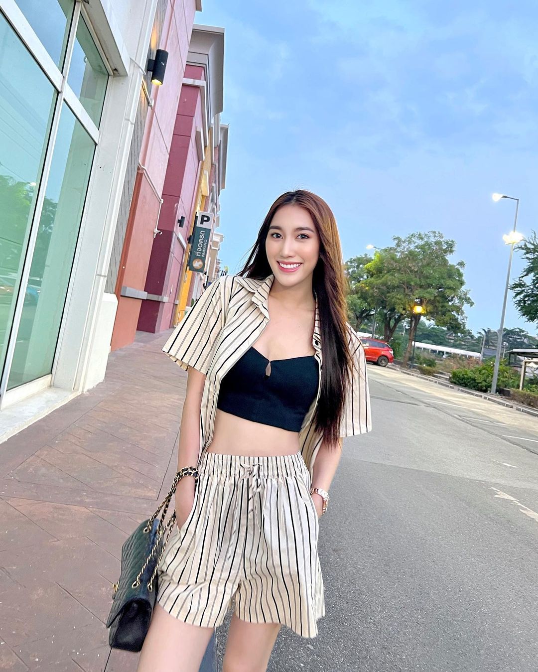 เบส - รักษ์วนีย์ คำสิงห์