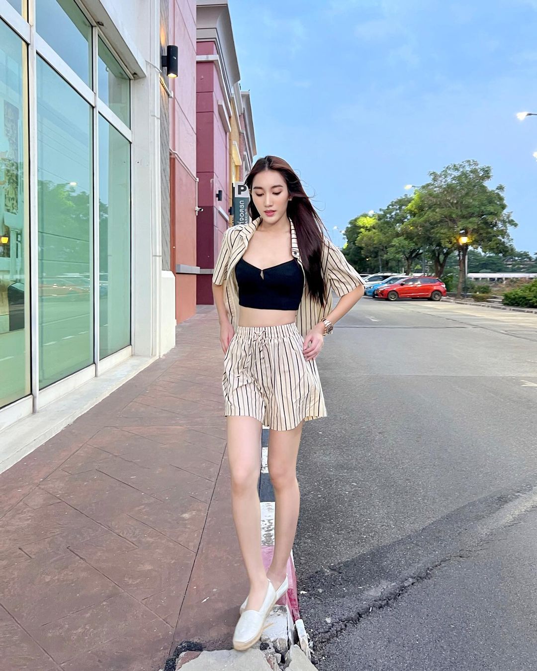 เบส - รักษ์วนีย์ คำสิงห์
