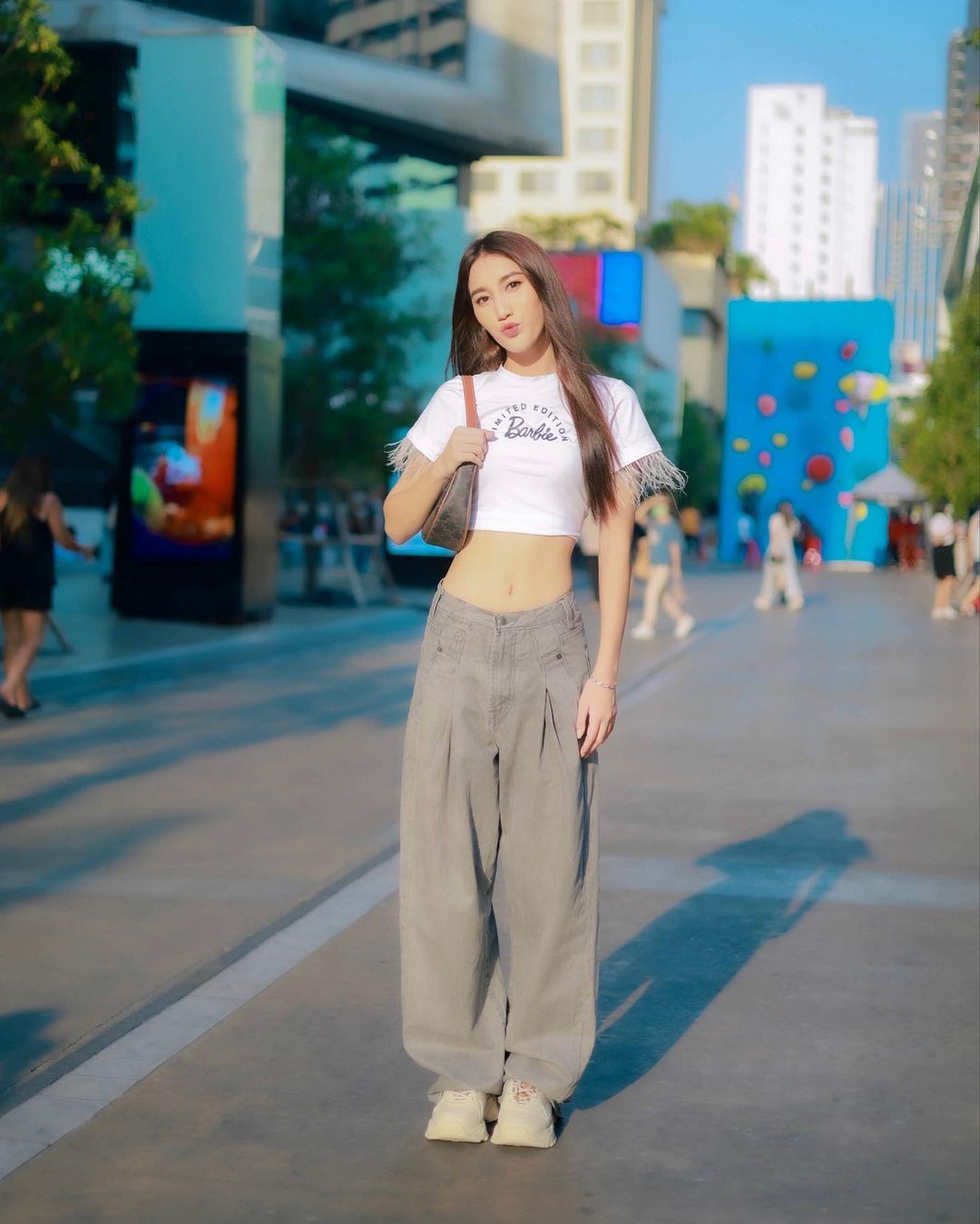 เบส - รักษ์วนีย์ คำสิงห์