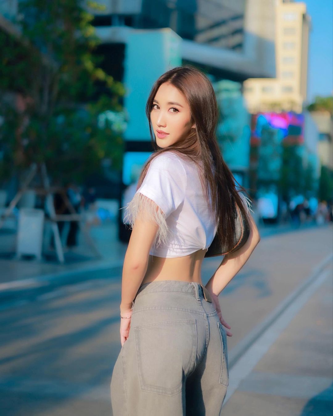 เบส - รักษ์วนีย์ คำสิงห์