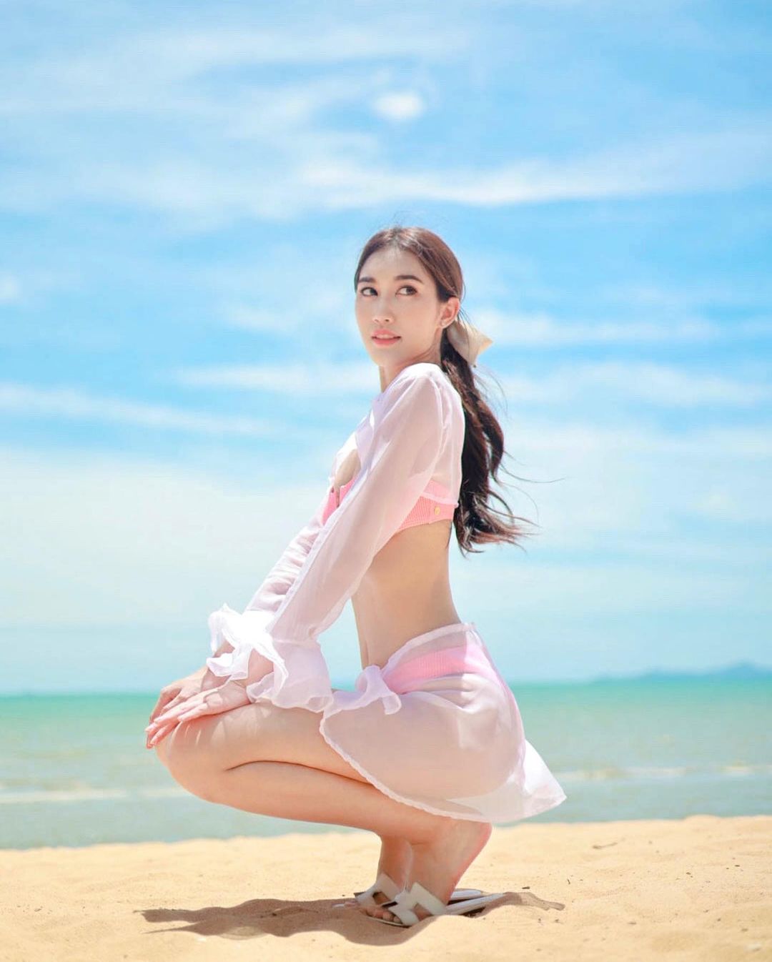 เบส - รักษ์วนีย์ คำสิงห์