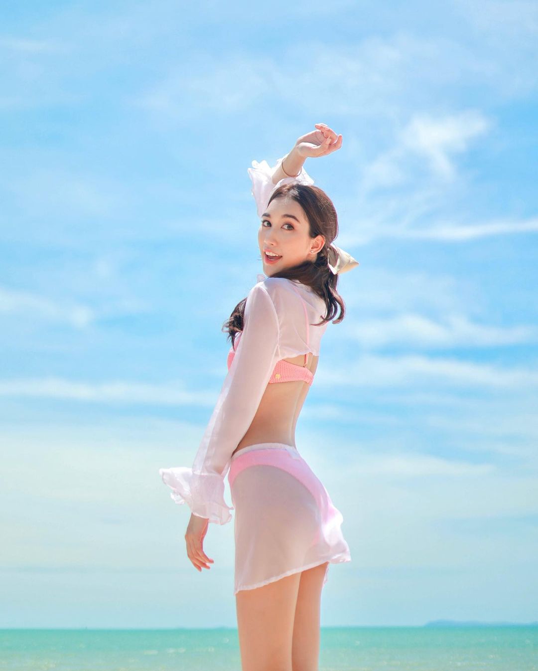เบส - รักษ์วนีย์ คำสิงห์