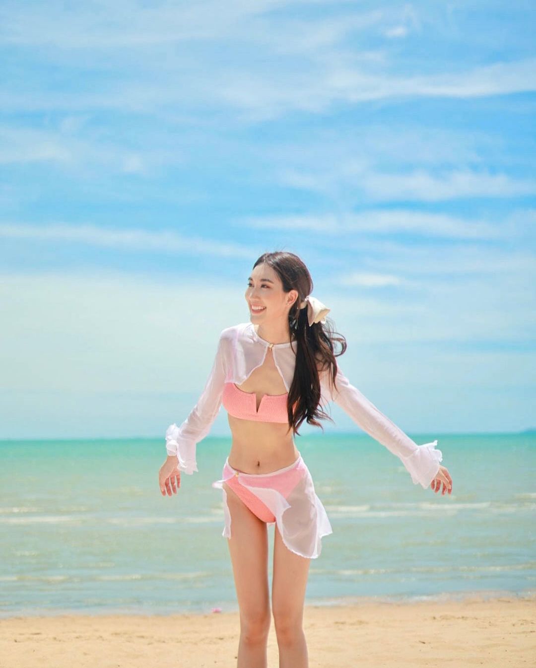 เบส - รักษ์วนีย์ คำสิงห์