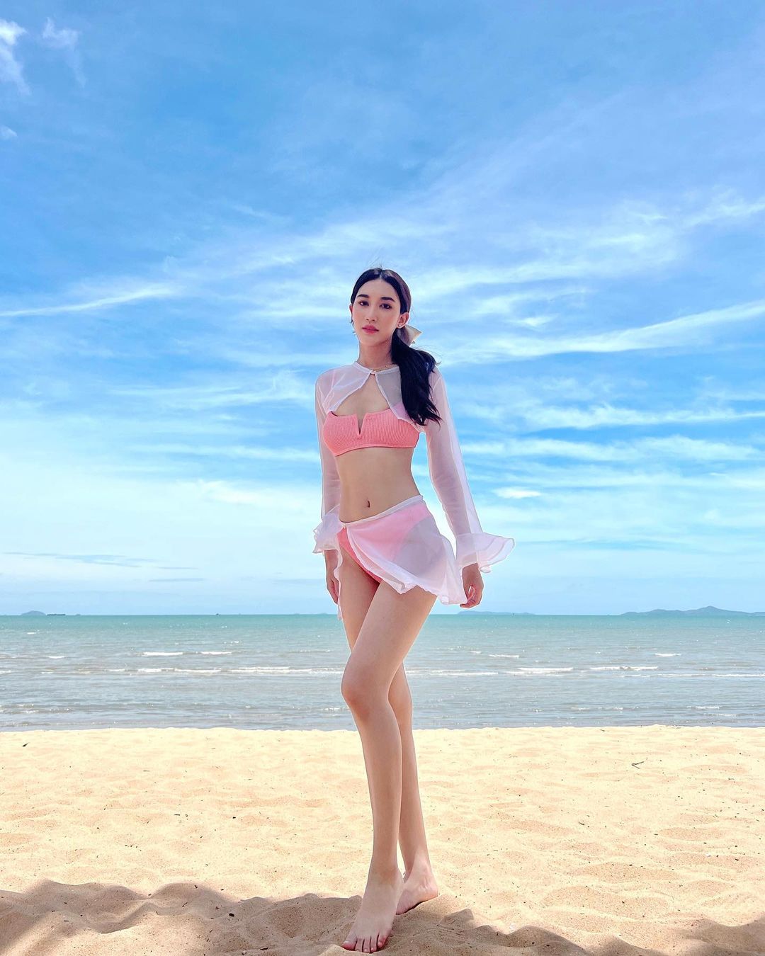 เบส - รักษ์วนีย์ คำสิงห์