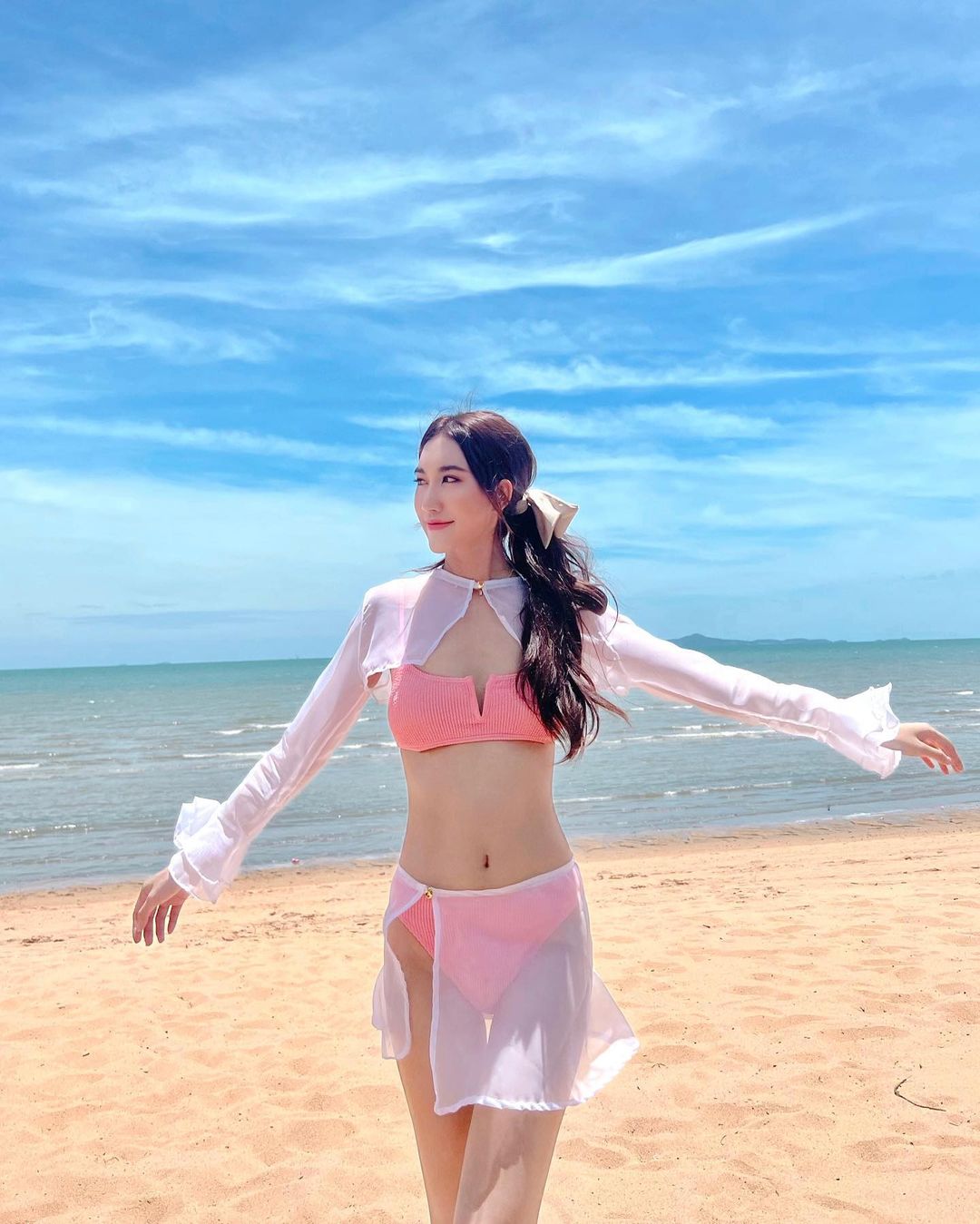 เบส - รักษ์วนีย์ คำสิงห์