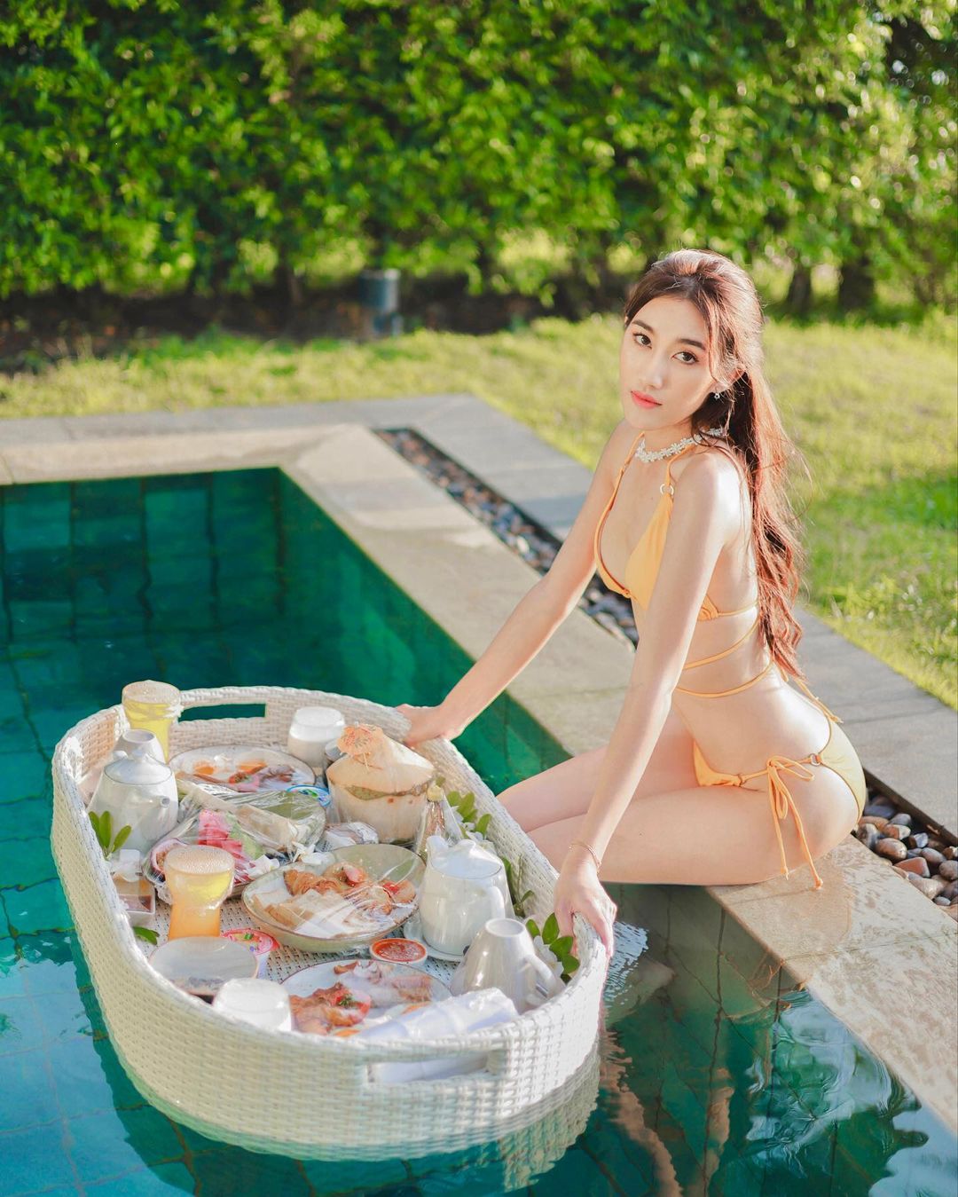 เบส - รักษ์วนีย์ คำสิงห์