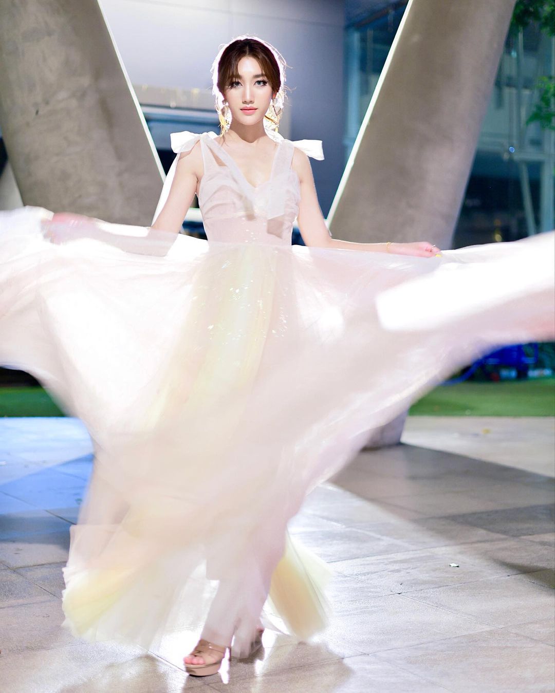 เบส - รักษ์วนีย์ คำสิงห์