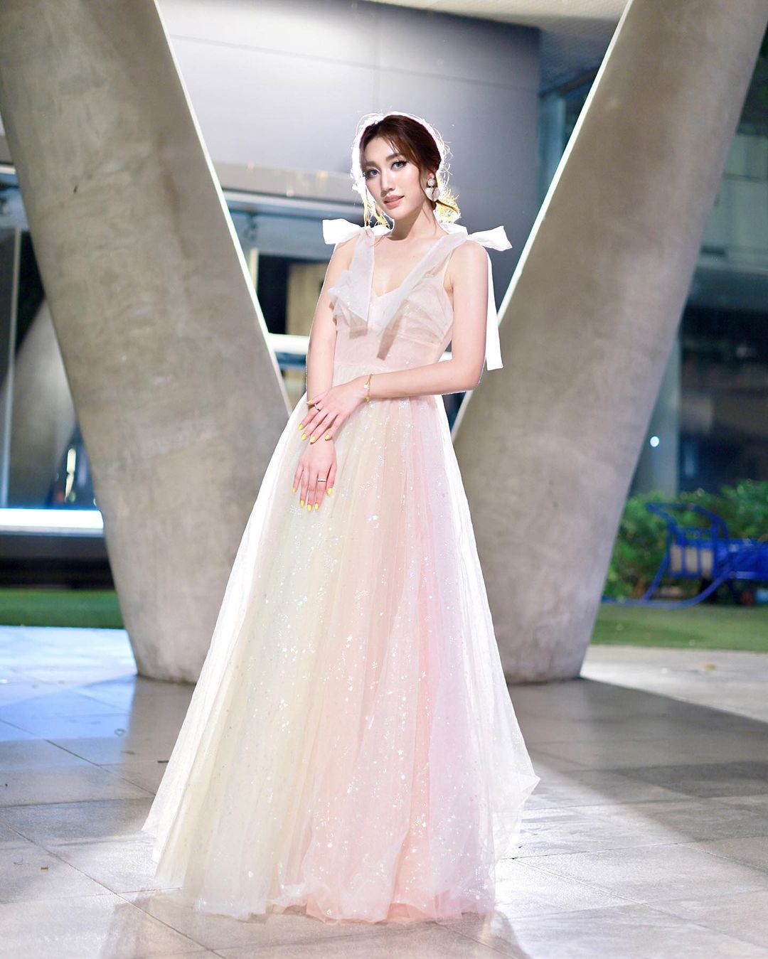 เบส - รักษ์วนีย์ คำสิงห์