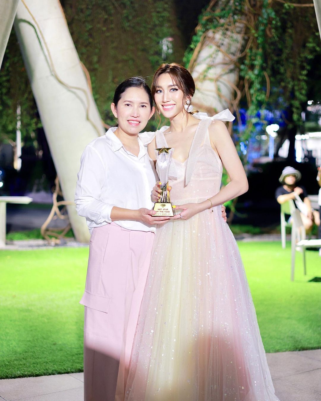 เบส - รักษ์วนีย์ คำสิงห์