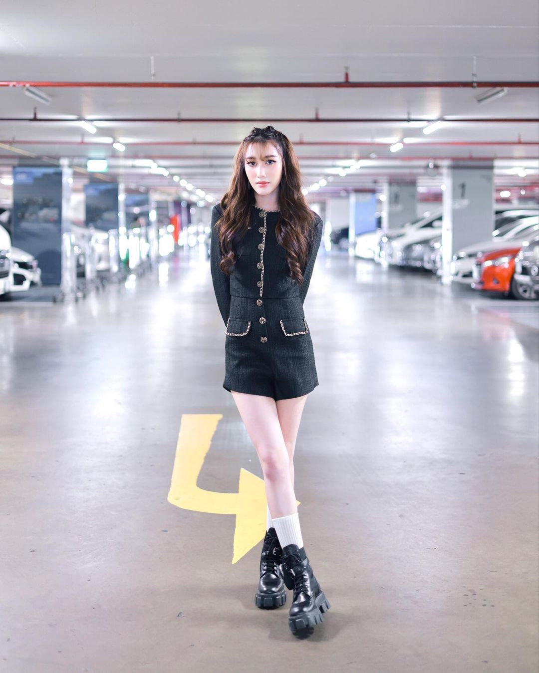 เบส - รักษ์วนีย์ คำสิงห์