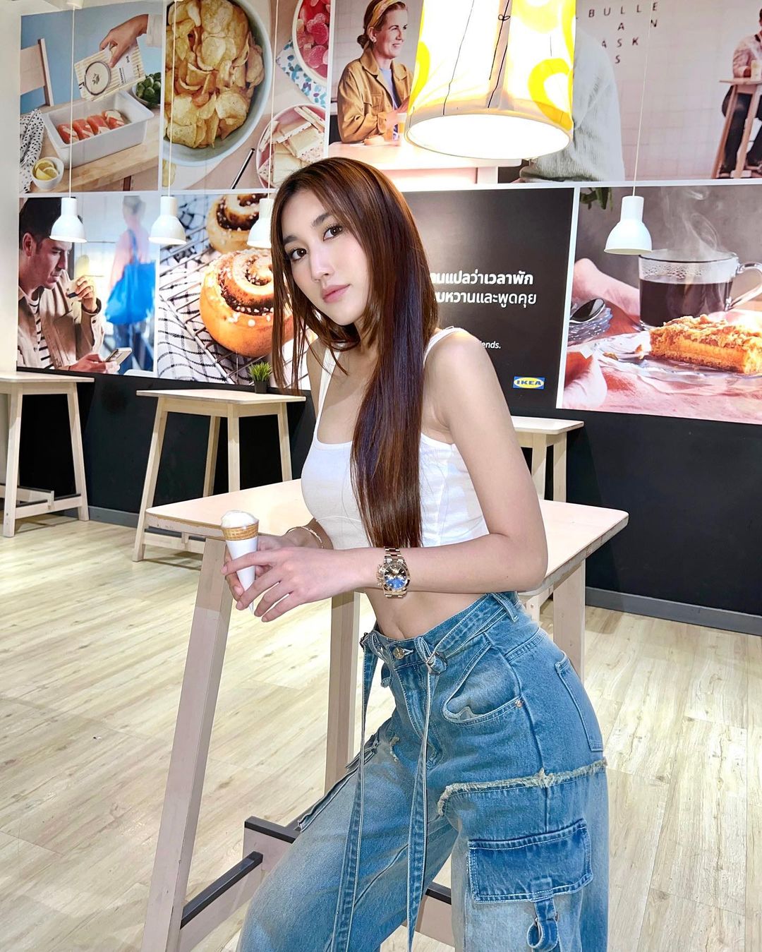 เบส - รักษ์วนีย์ คำสิงห์