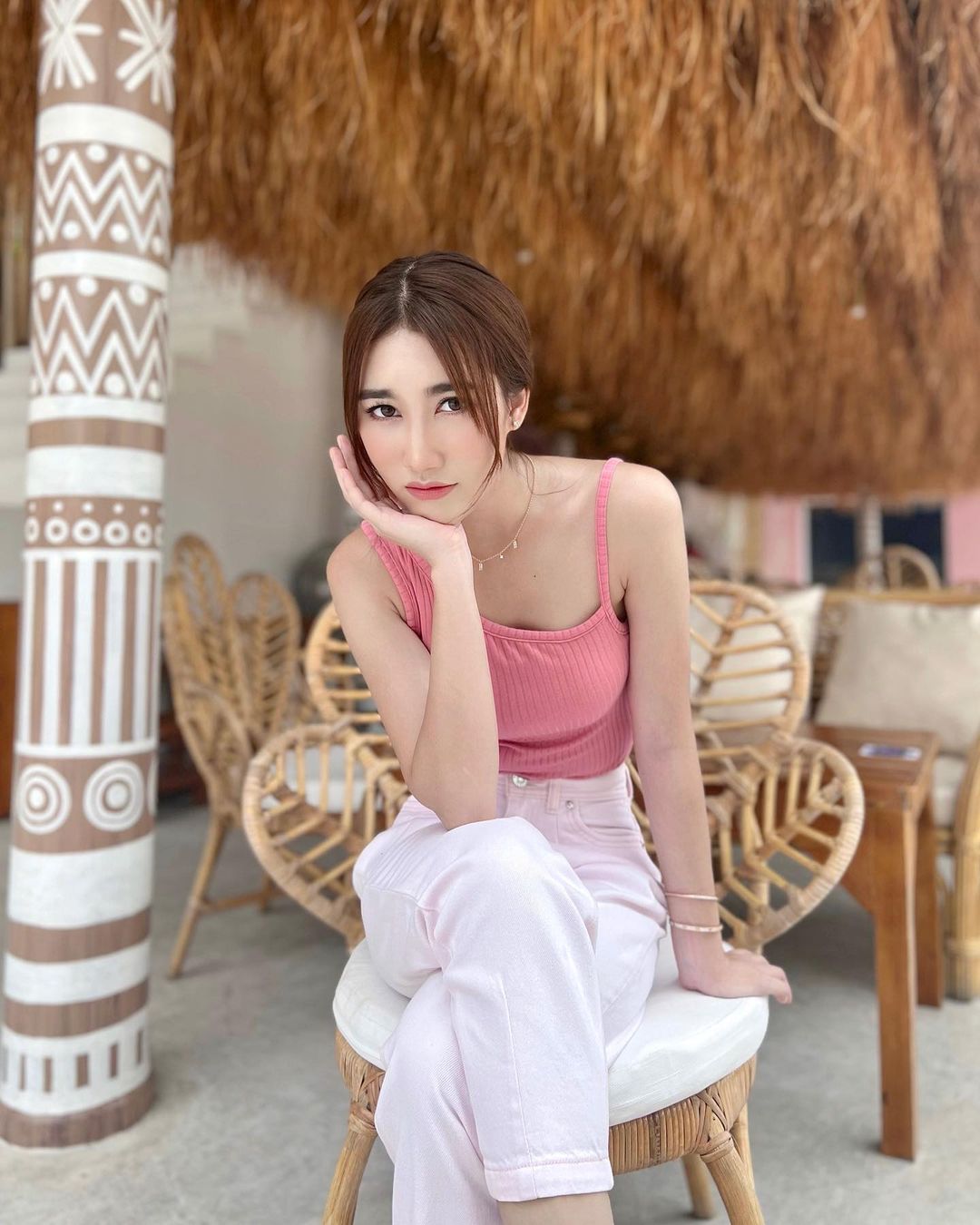 เบส - รักษ์วนีย์ คำสิงห์