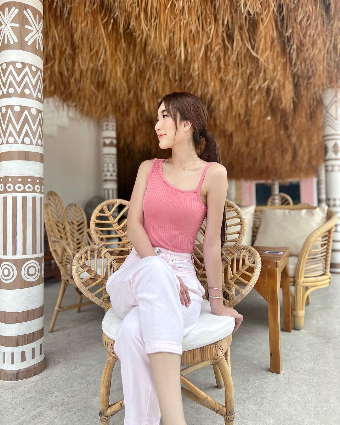 เบส - รักษ์วนีย์ คำสิงห์