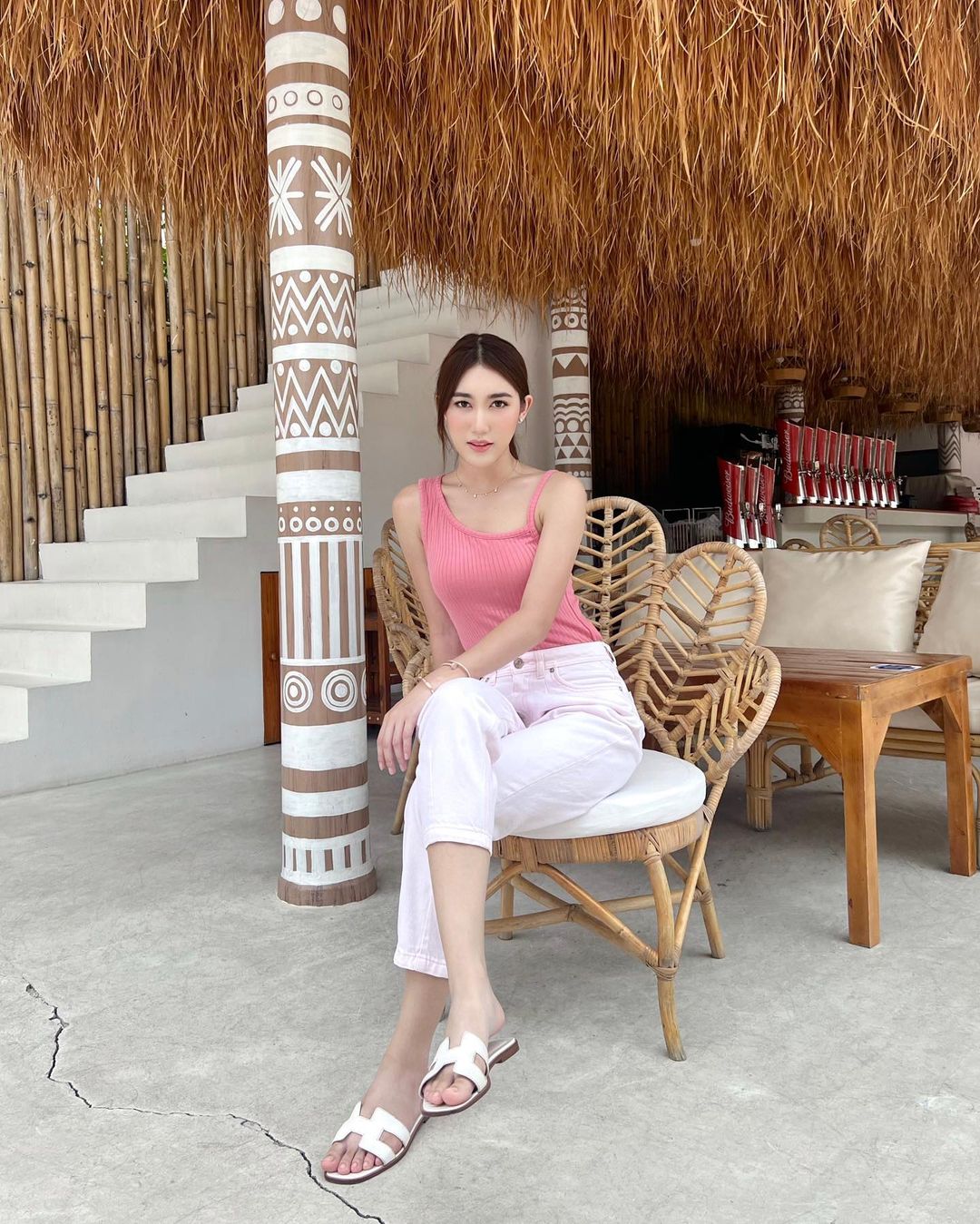 เบส - รักษ์วนีย์ คำสิงห์