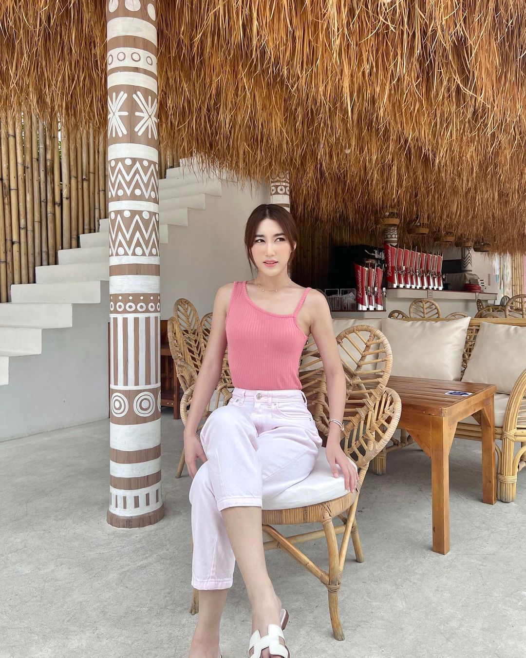 เบส - รักษ์วนีย์ คำสิงห์