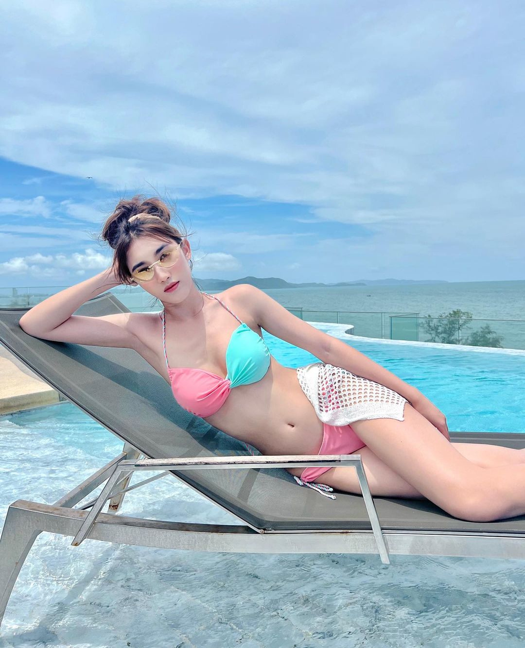 เบส - รักษ์วนีย์ คำสิงห์