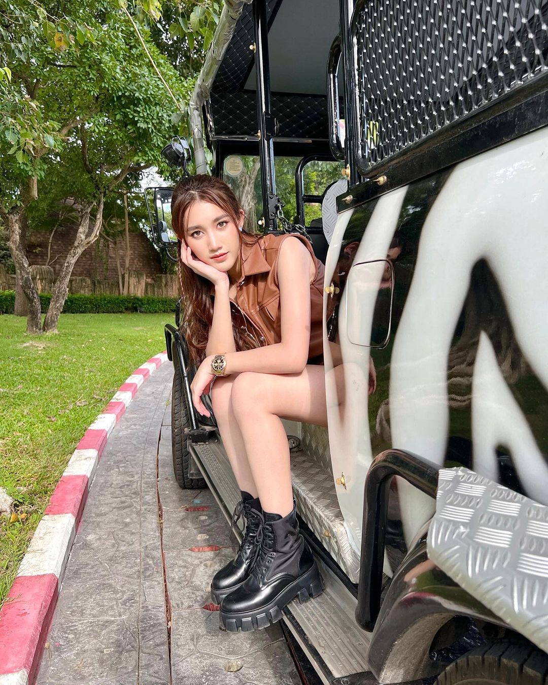 เบส - รักษ์วนีย์ คำสิงห์