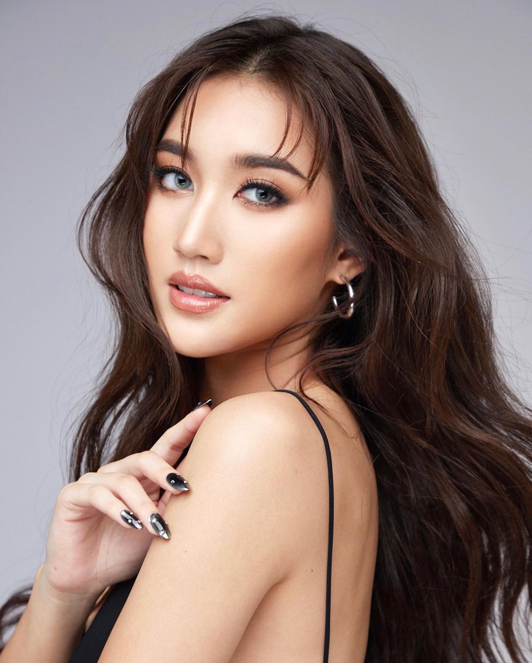 เบส - รักษ์วนีย์ คำสิงห์