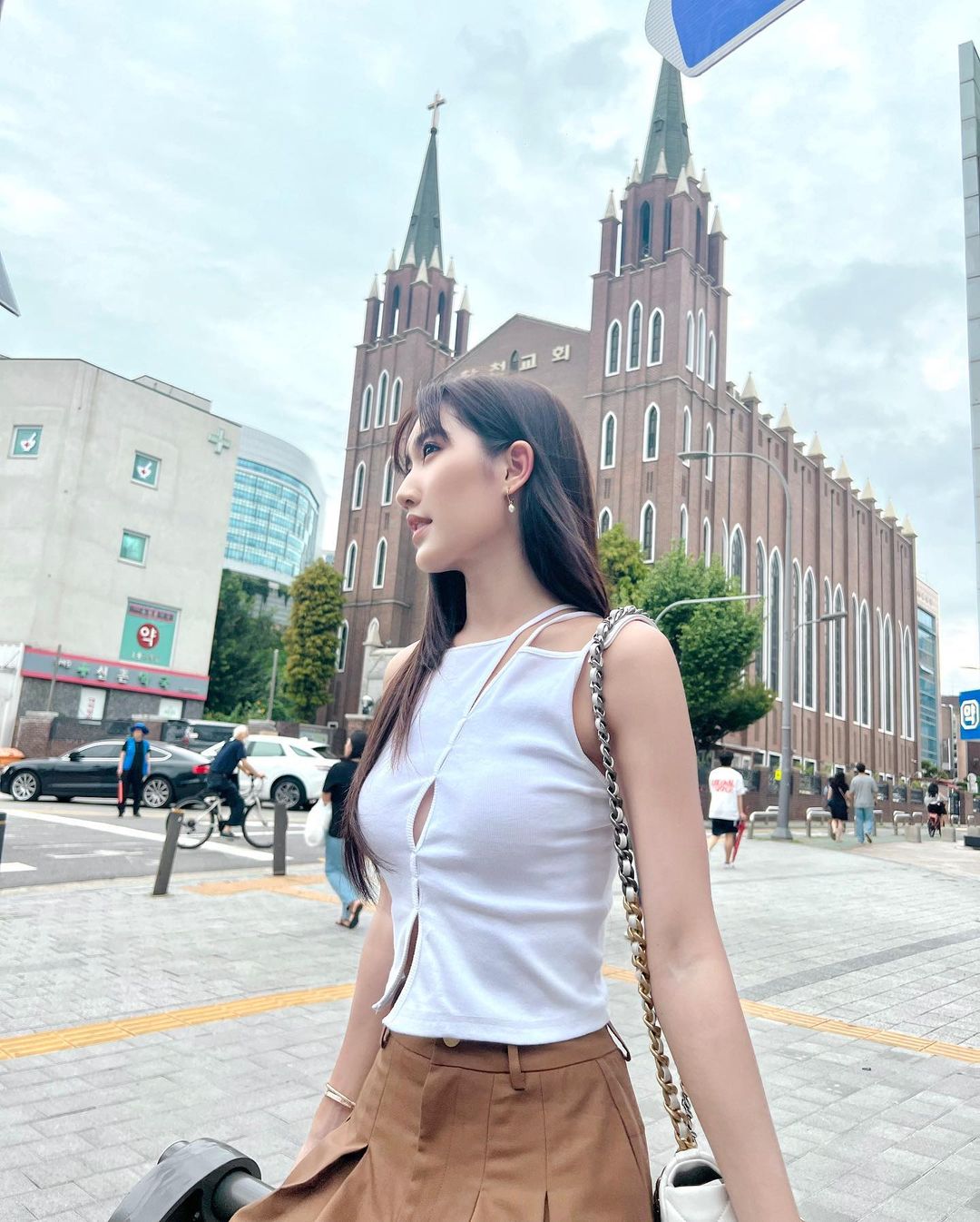 เบส - รักษ์วนีย์ คำสิงห์