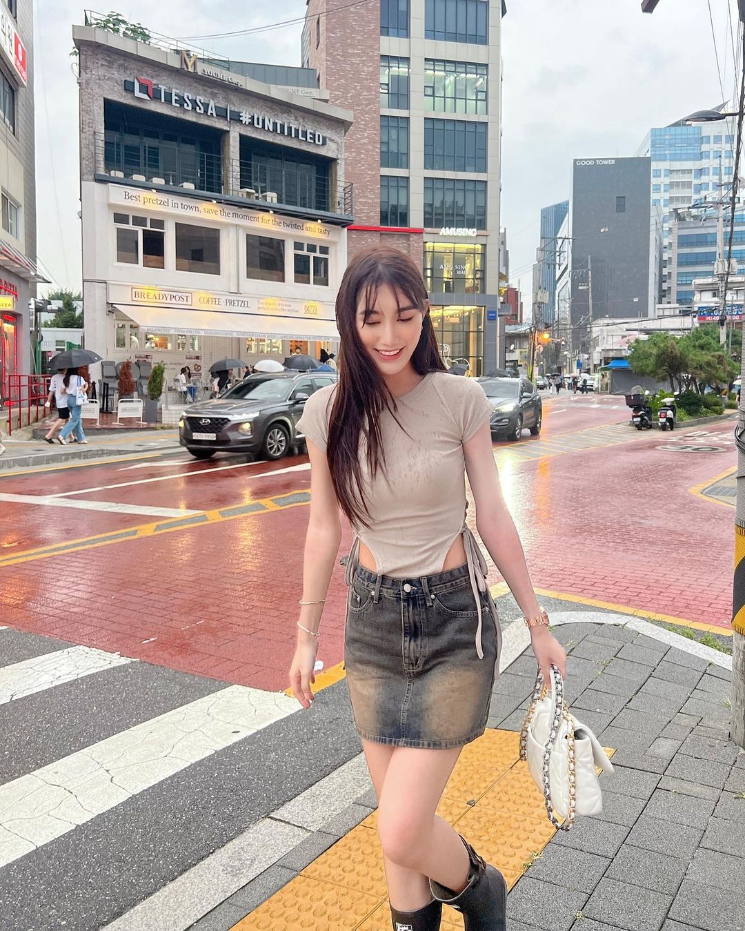 เบส - รักษ์วนีย์ คำสิงห์