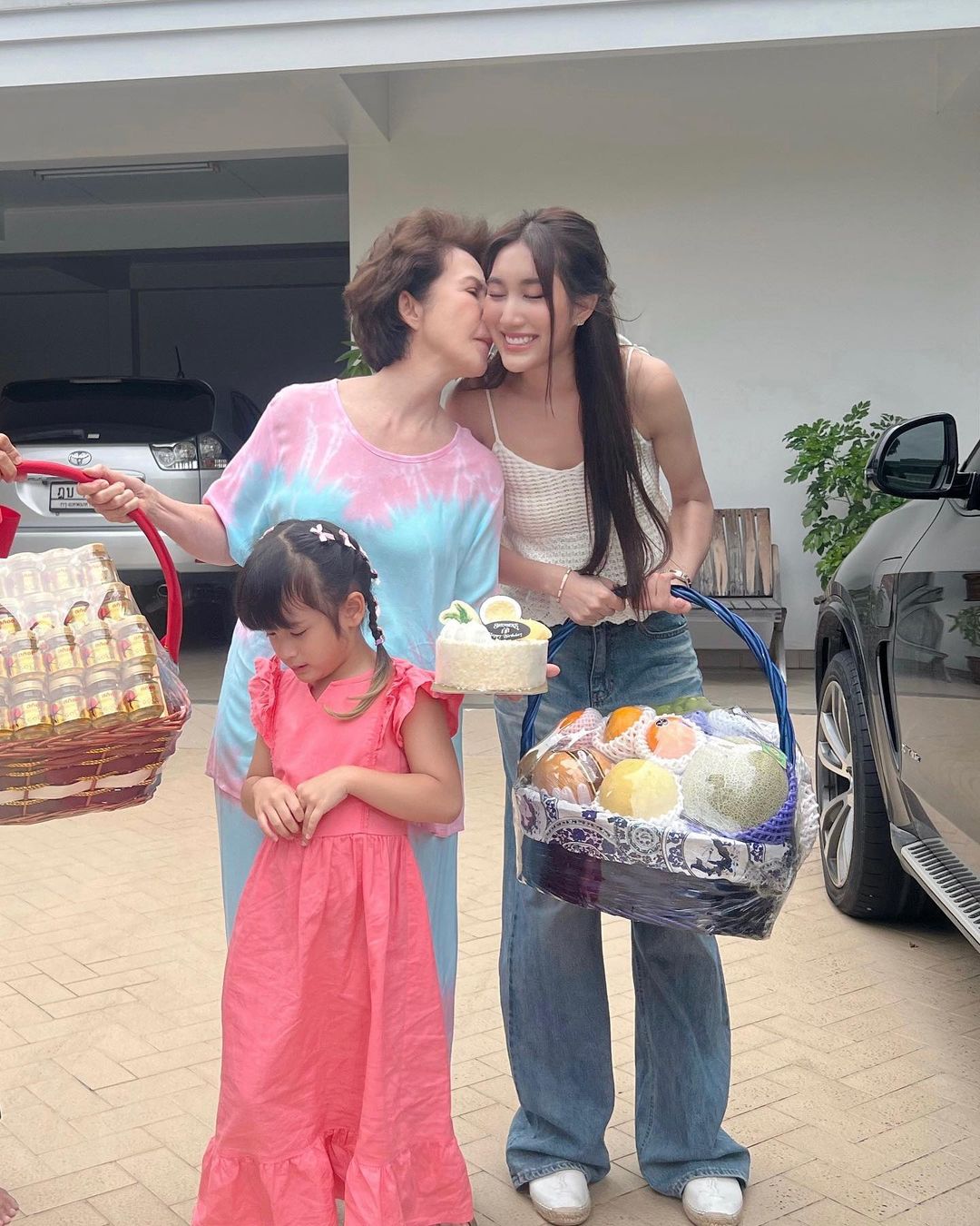 เบส - รักษ์วนีย์ คำสิงห์