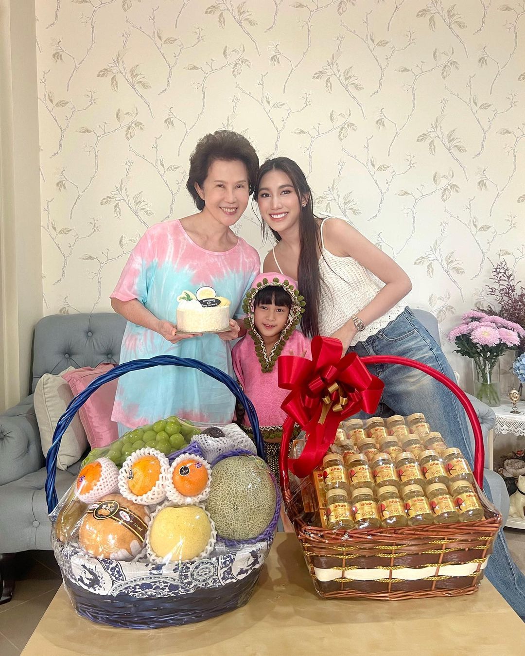 เบส - รักษ์วนีย์ คำสิงห์