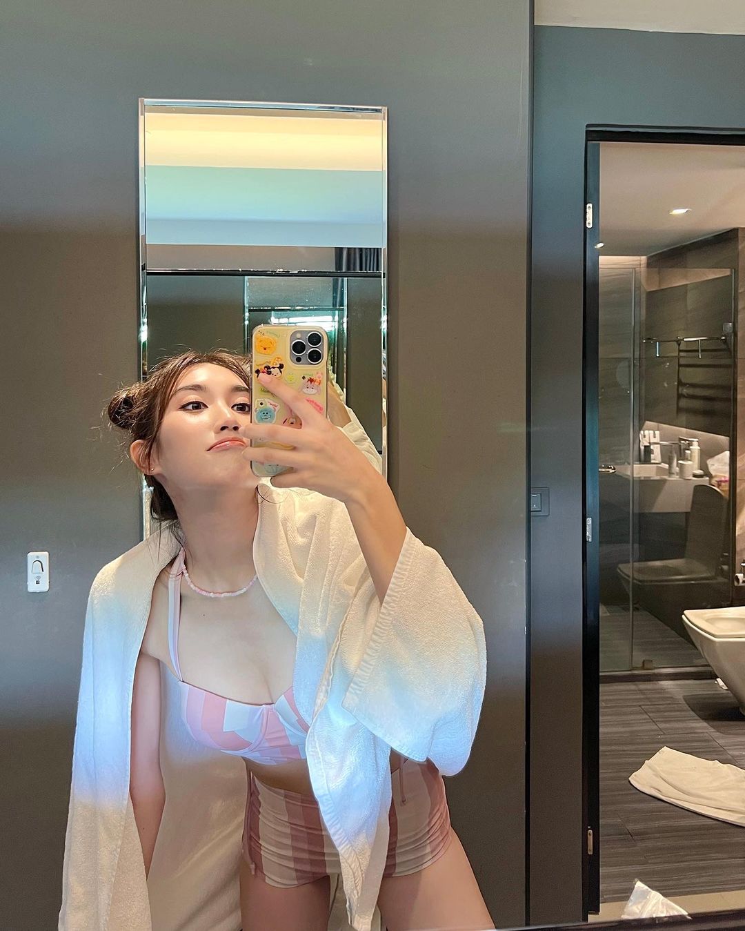 เบส - รักษ์วนีย์ คำสิงห์