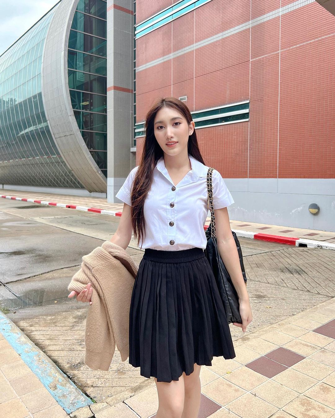 เบส - รักษ์วนีย์ คำสิงห์