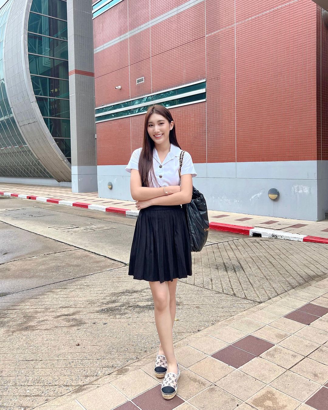 เบส - รักษ์วนีย์ คำสิงห์