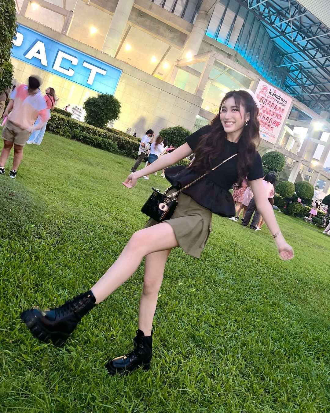เบส - รักษ์วนีย์ คำสิงห์