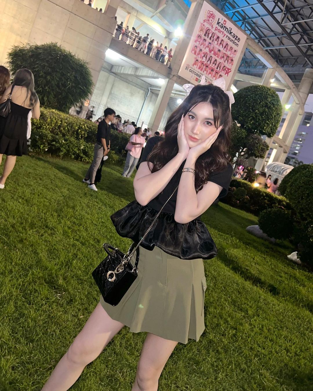 เบส - รักษ์วนีย์ คำสิงห์