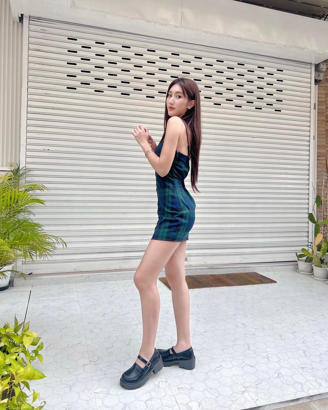 เบส - รักษ์วนีย์ คำสิงห์