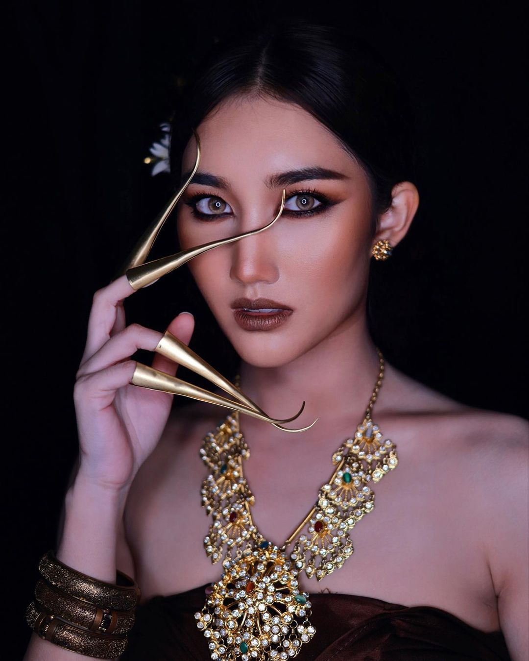 เบส - รักษ์วนีย์ คำสิงห์