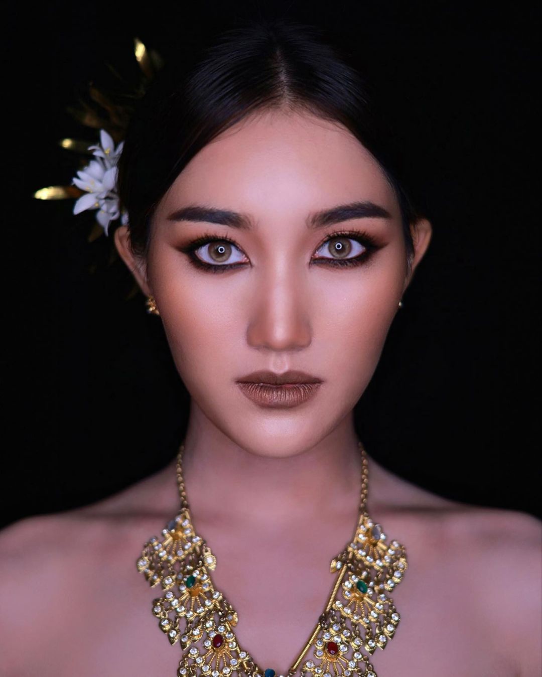 เบส - รักษ์วนีย์ คำสิงห์