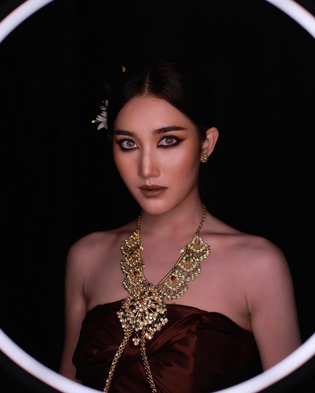 เบส - รักษ์วนีย์ คำสิงห์