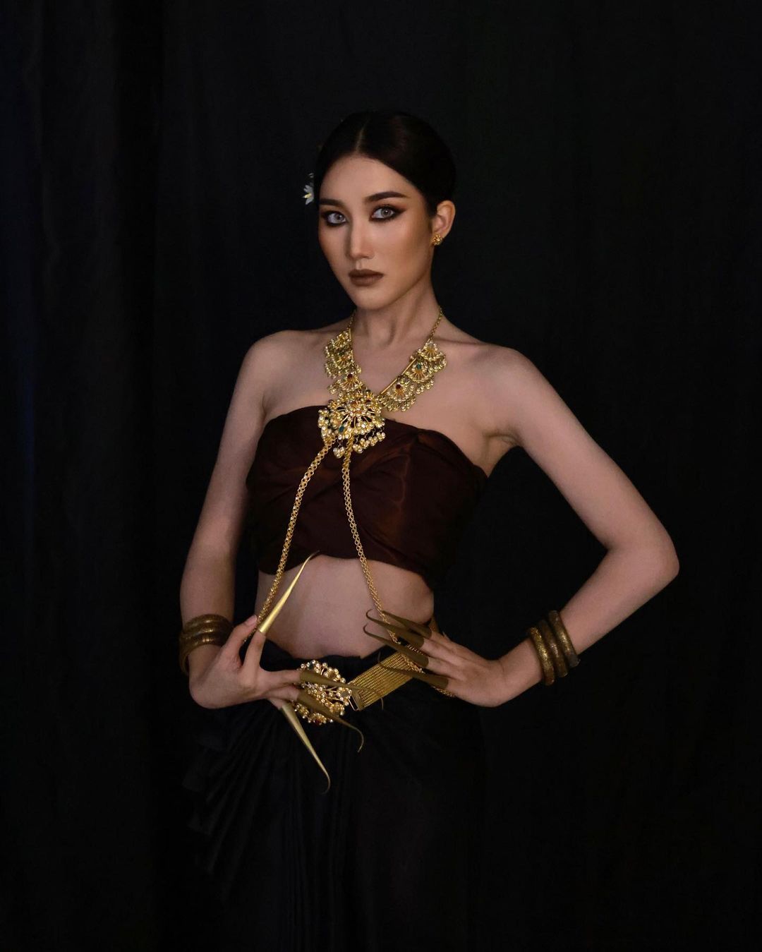 เบส - รักษ์วนีย์ คำสิงห์