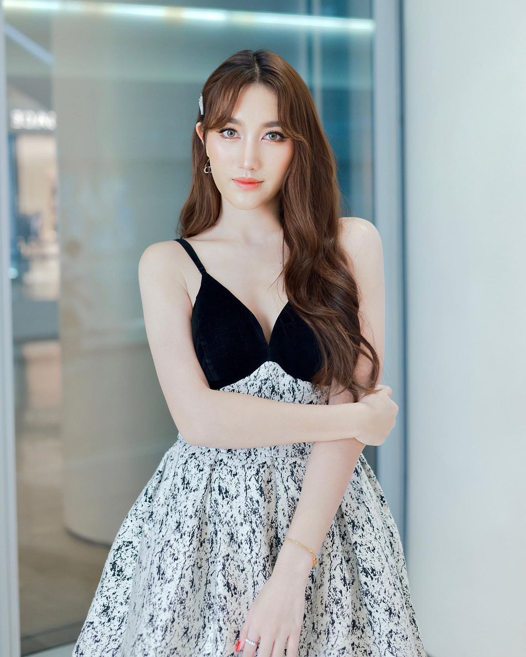 เบส - รักษ์วนีย์ คำสิงห์