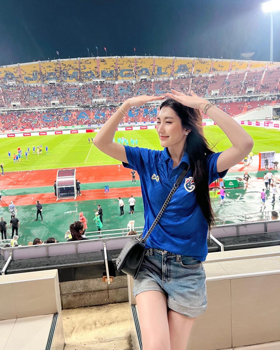 เบส - รักษ์วนีย์ คำสิงห์